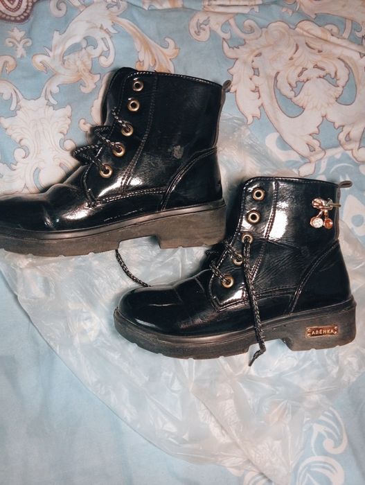 Bolalar uchun kiyimlar sotiladi