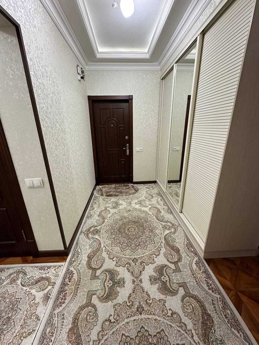 Миробод Ойбек метрода 3 хонали квартира ижарага берамиз. Центрда