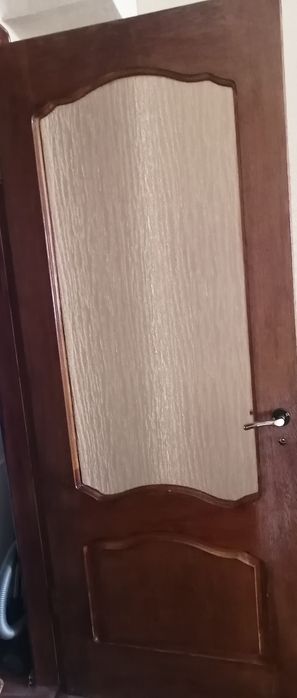 Двери б/у межкомнатные
