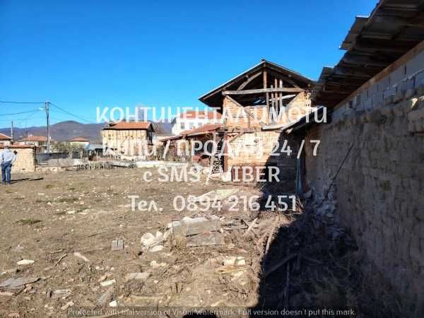 Двуетажна къща 80м2 с двор 800м2 в центъра - код 62545