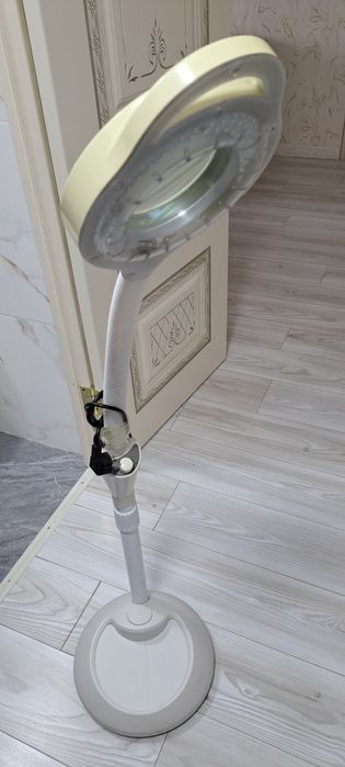 Продам лампу-лупу