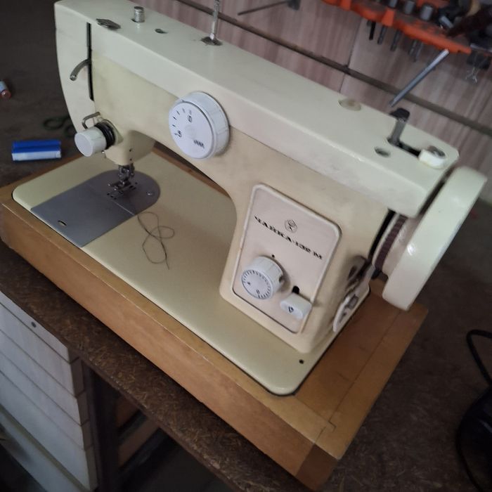 Швейная машинка Чайка 132 М