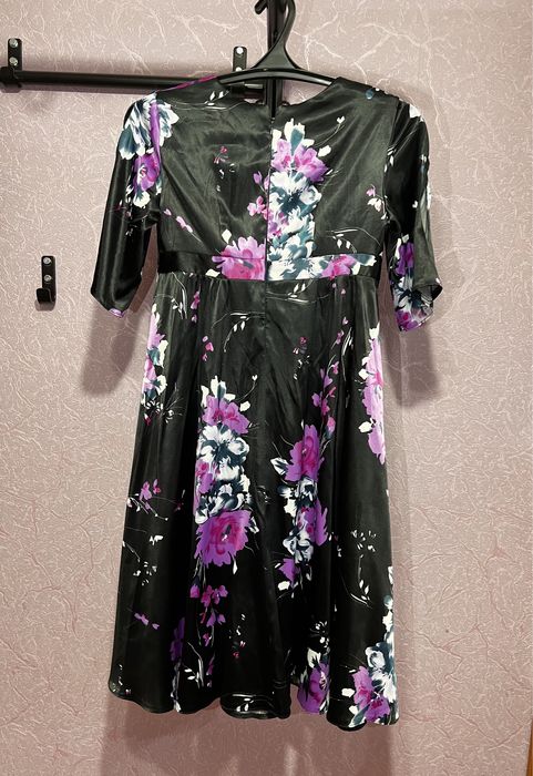 Атласное платье