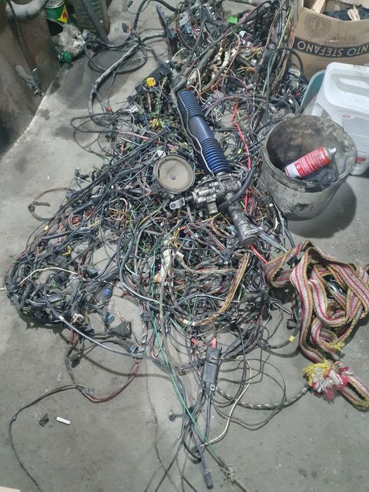 Продам Ауди  100 с4 запчасти