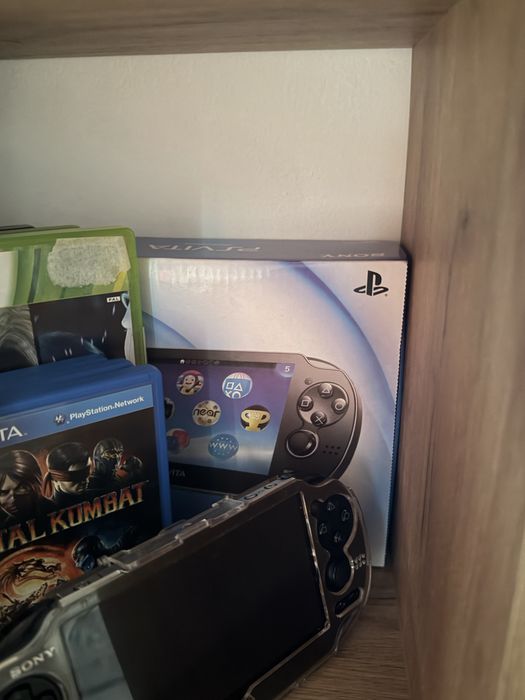 Продам PS Vita Fat