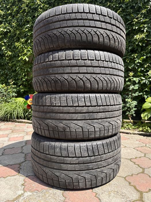 Anvelope Pirelli 275/35/20 cu 245/40/20 dot 2025