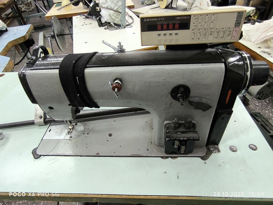 Швейный петельный автомат