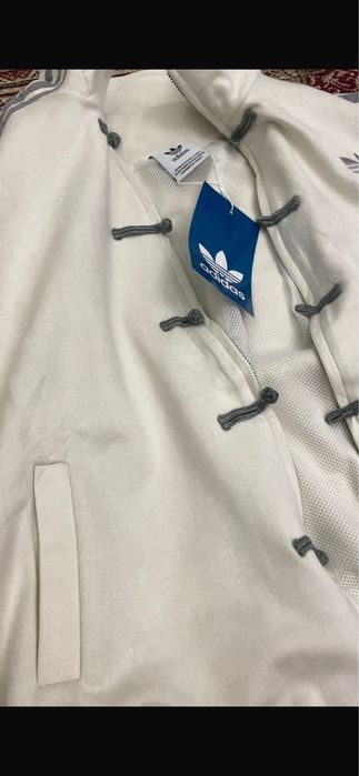 Продам спортивный костюм