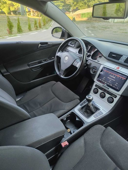 Vând Volkswagen Passat 1.9 TDI