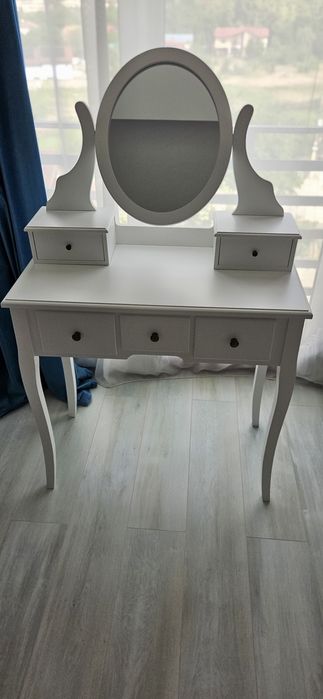 Măsuță machiaj MALLING cu oglindă albă