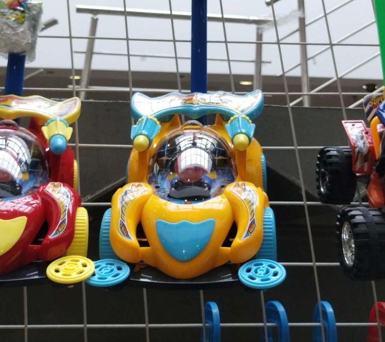 Играчка кола ,за бутане  пластмасова