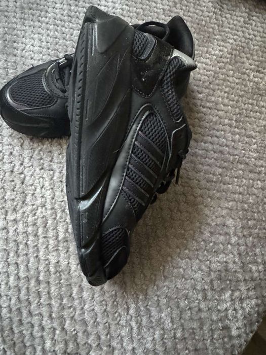 Маратонки Adidas 39