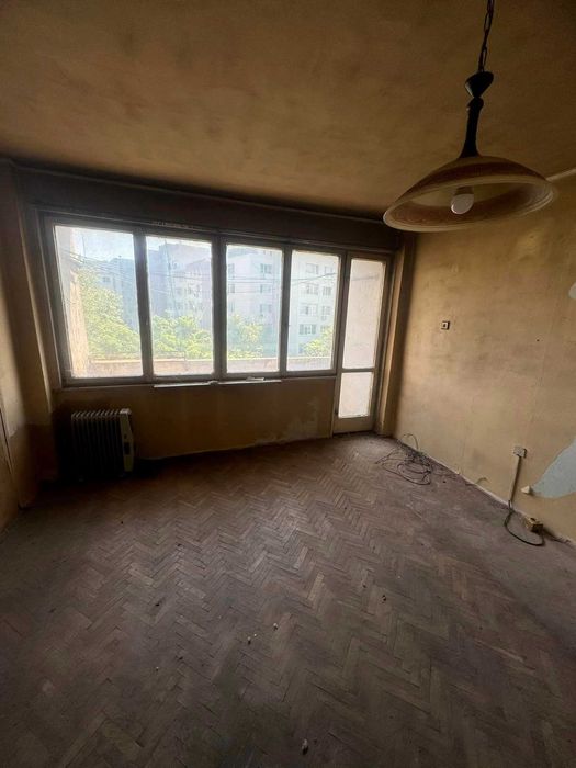 Продава се Тристаен апартамент в Търговище, Център - 78 кв.м за 915 €/кв.м - Снимка #8