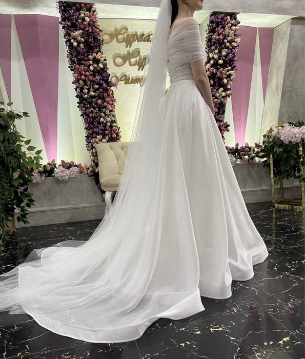 Свадебное платье