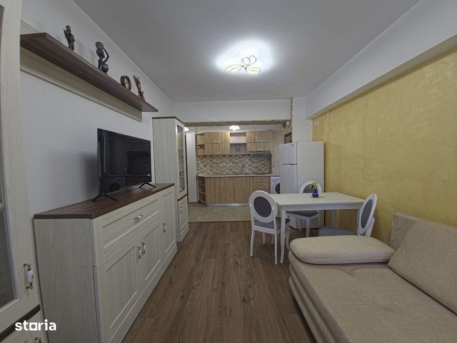 Mamaia apartament 2 camere renovat loc parcare — fotografia 1