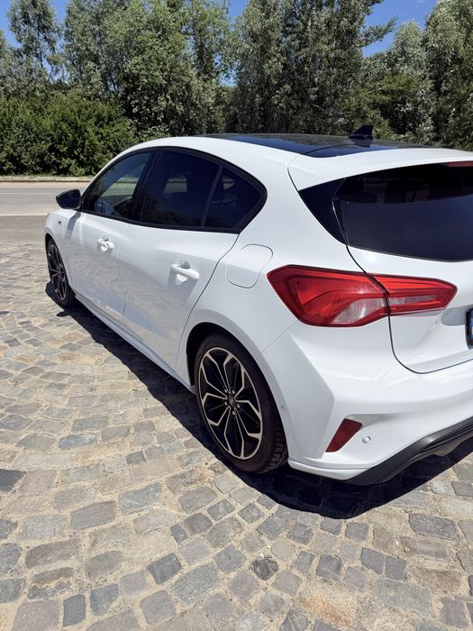 Ford Focus ST LINE