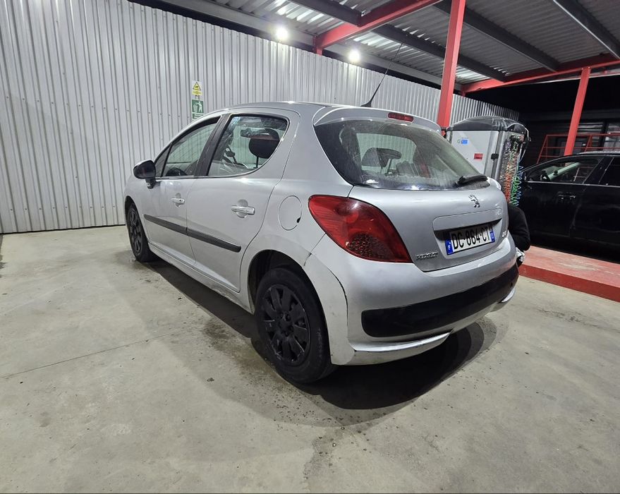 Vând Peugeot 207