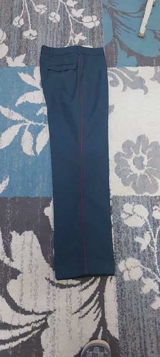 Продаю парадную форму одежду и рубашки  отдельно имеется брюки