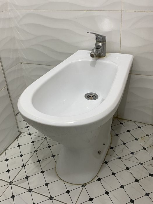 Продам белый биде