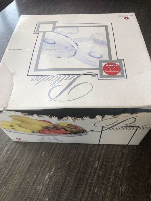 Метални фруктиери,стъклени поставки