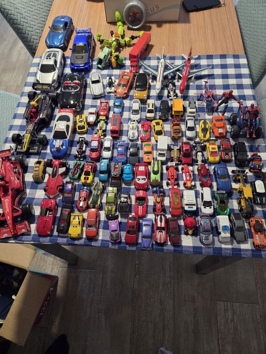 Vand colectie masinute