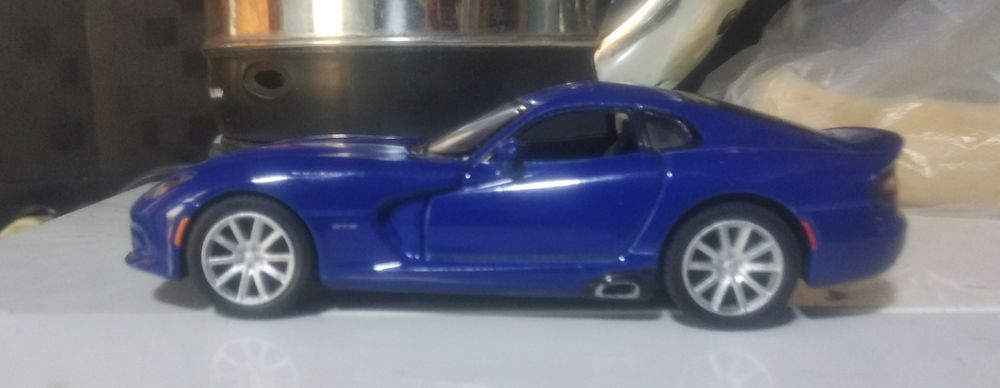 Продам машинку игрушку.