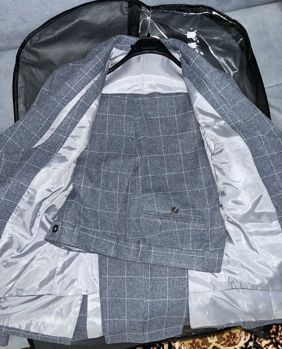 Мужской костюм тройка