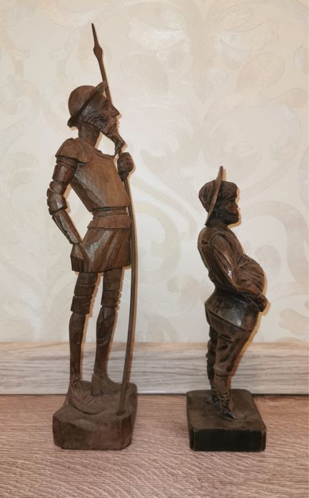 Дървени фигури Дон Кихот и Санчо Панса масив от едно  парче !