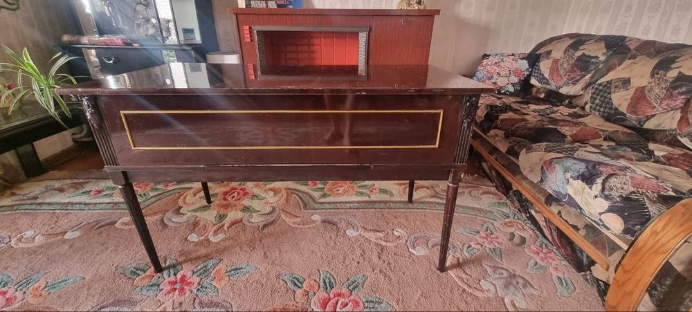 Стол Румынский письменный