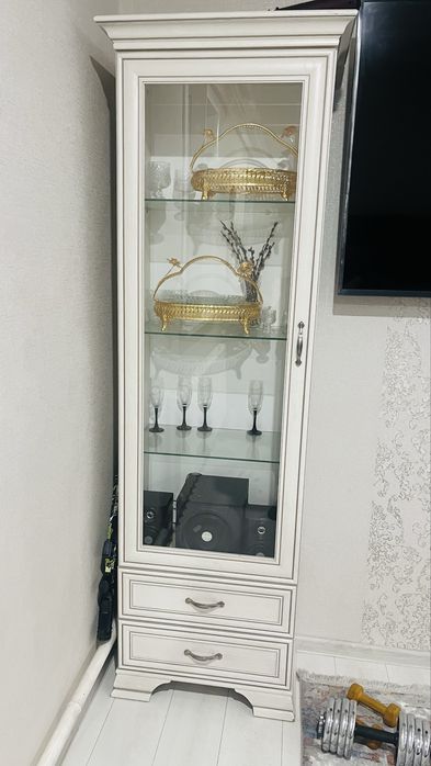 Сервант, горка для гостинной