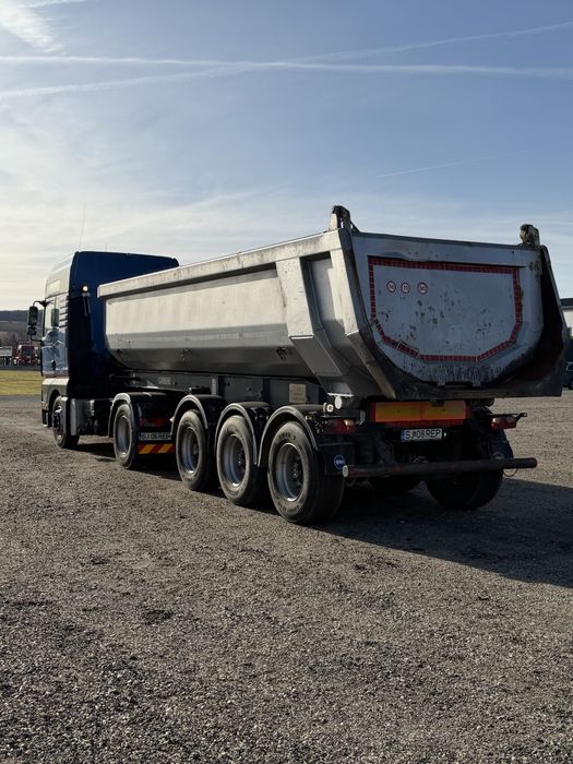 Semiremorca benă CARNEHL