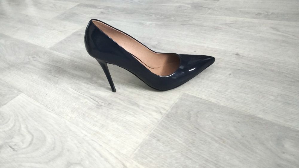 Туфли лаковые размер 40 Италия