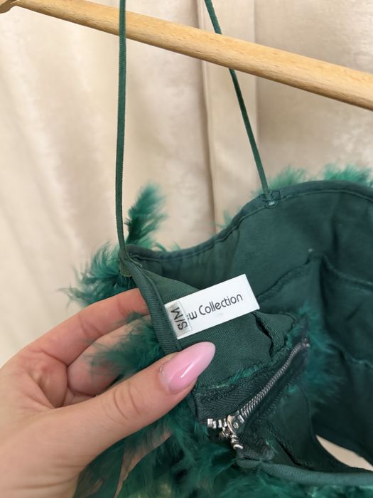 Топ с пера в зелен цвят