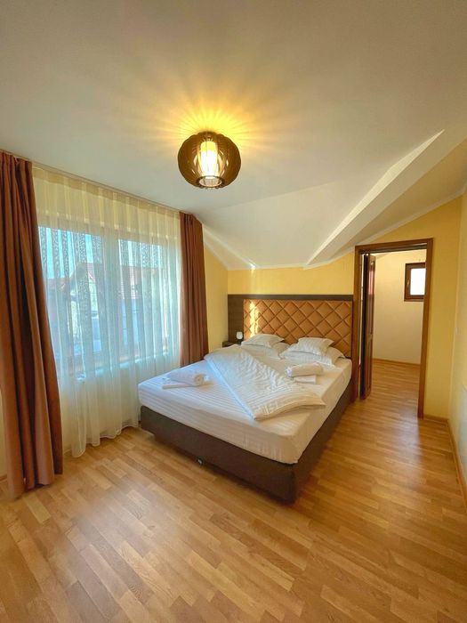 Casa individuală D+P+M 200mp utili, in Sanmartin