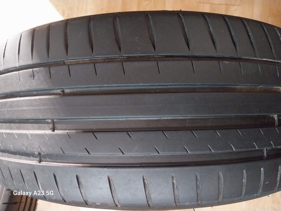 Jante Porsche Taycan pe 20 vara