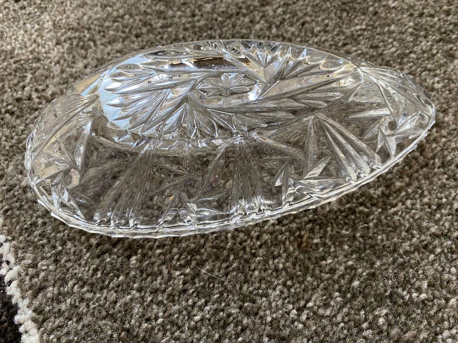 кристален съд за ядки