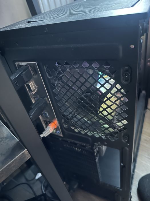 Vând PC Gaming complet - AMD Ryzen 5 7600X / RTX platforma AM5