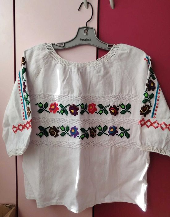 Ie națională Bihor cusută manual