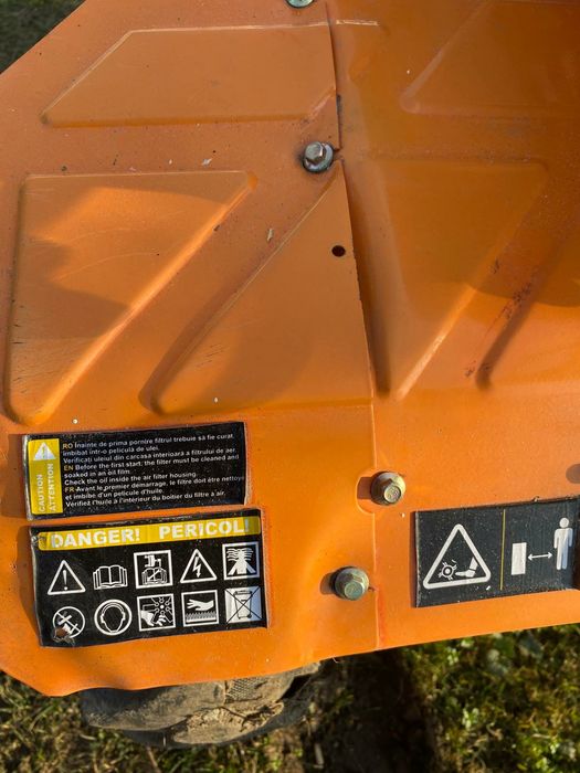 Motocultor cu remorcă