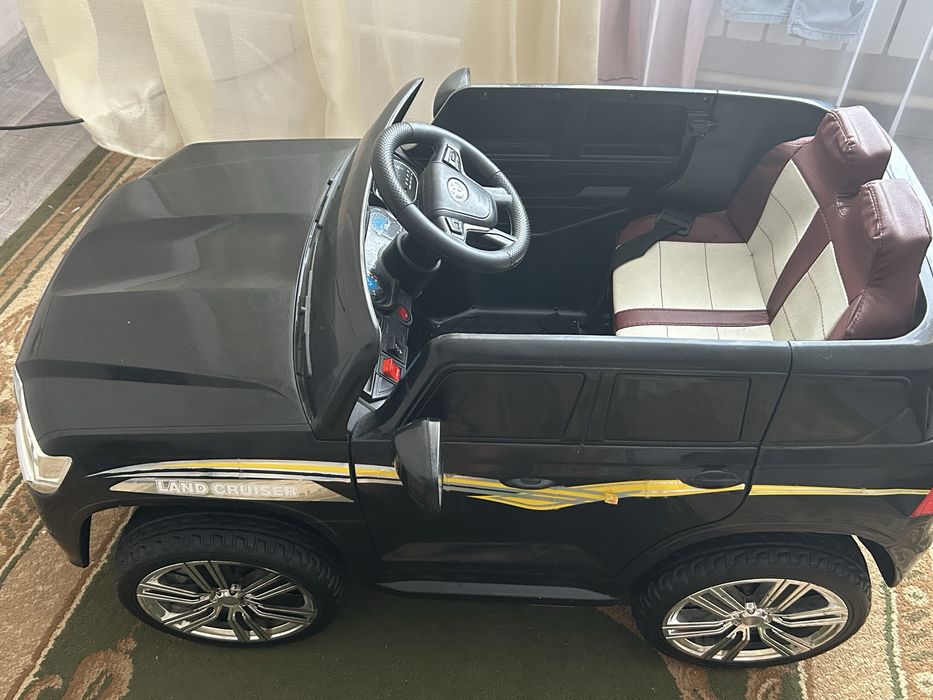 Продам детскую машину