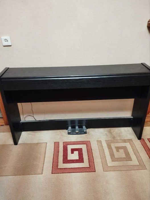 Продам. Цифровое пианино KORG LP-380 U в хорошем состояние.