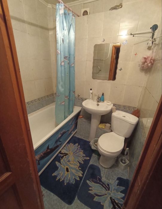 Подселение девушке