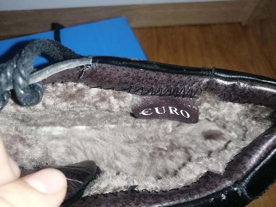 Продам обувь зимние кроссовки