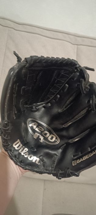 Перчатка для бейсбола