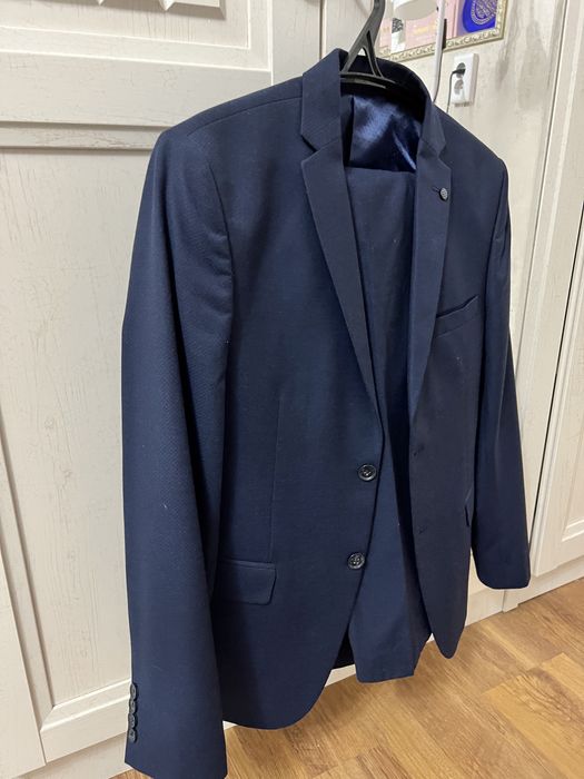 Продам мужской костюм