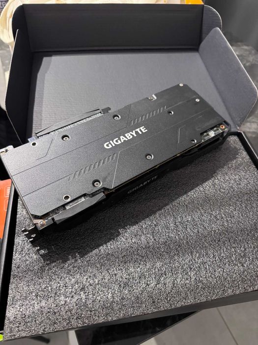Vând placă video RTX 2080 Ti 11GB GDDR6 (352-bit)