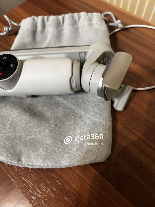 Стабилизатор Insta360 Flow