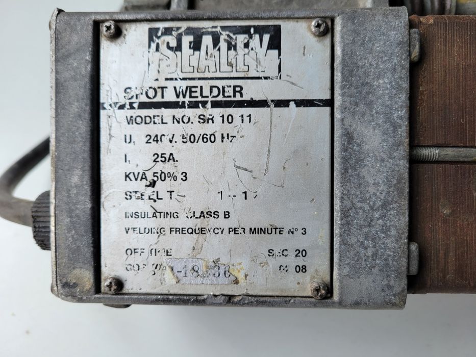 Vând aparat sudura cu puncte