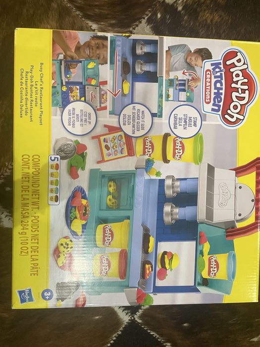 Детски играчки писта и кухня за пластелин