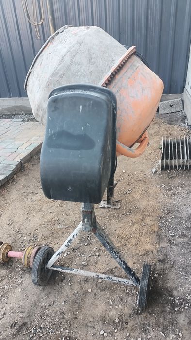 Продам бетономешалку